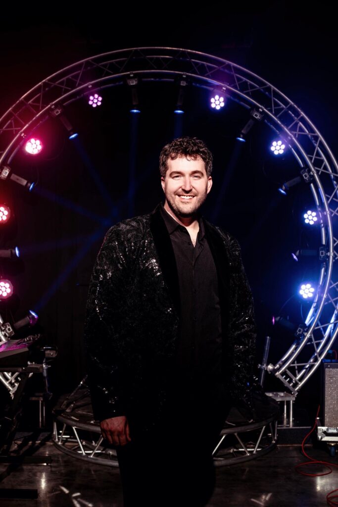 Adam Millington - Male Singer